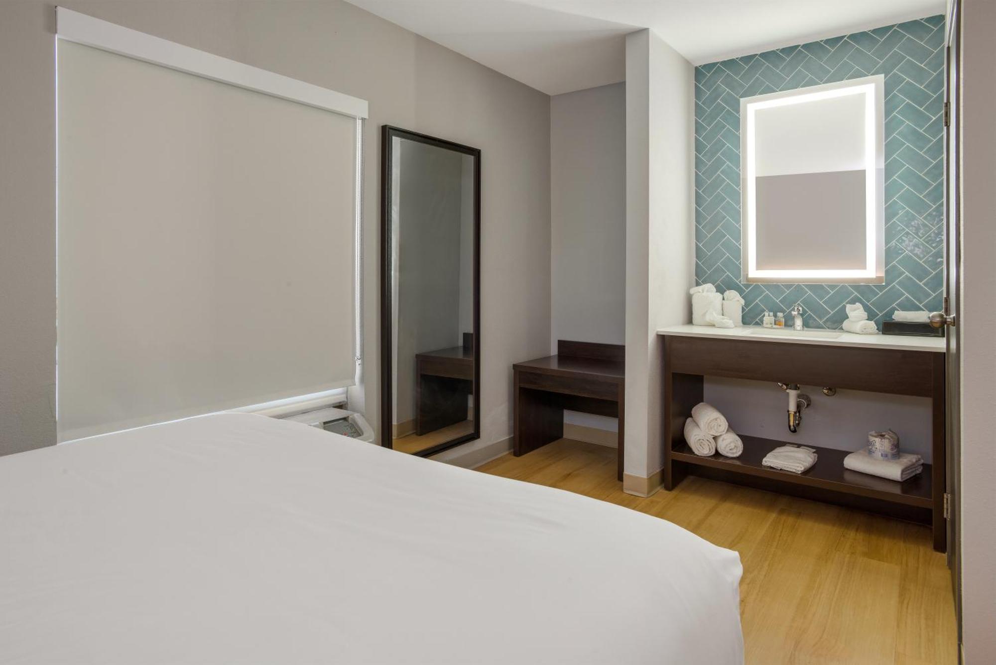 The Marco Hotel Лейк Чарльз Экстерьер фото