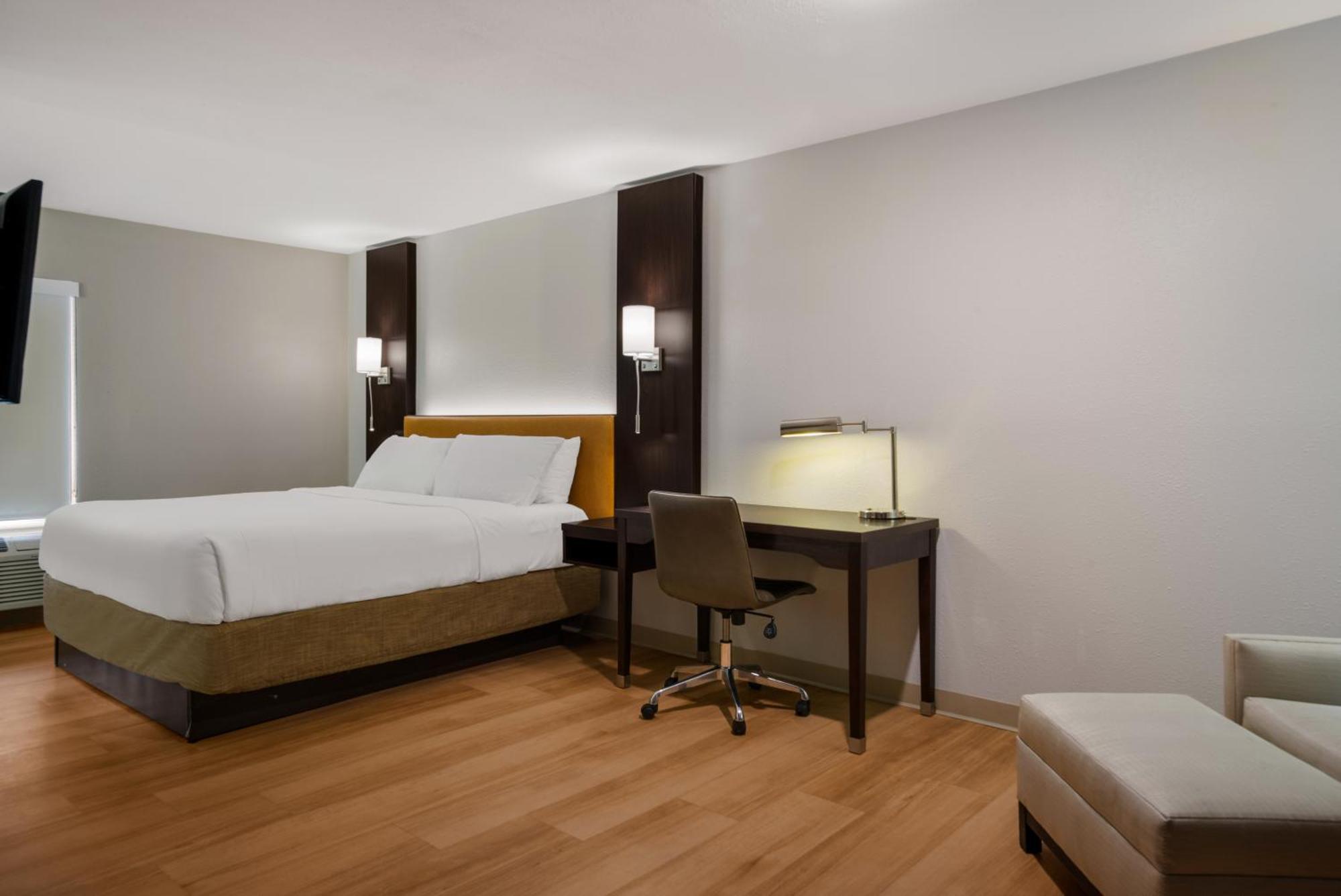 The Marco Hotel Лейк Чарльз Экстерьер фото